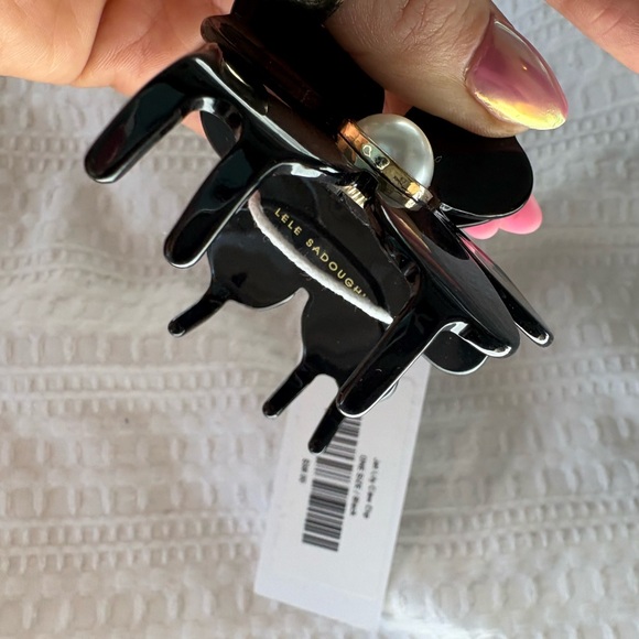 NWT Lele Sadoughi Flower Hair Clip with Pearl Center - Picture 3 of 3